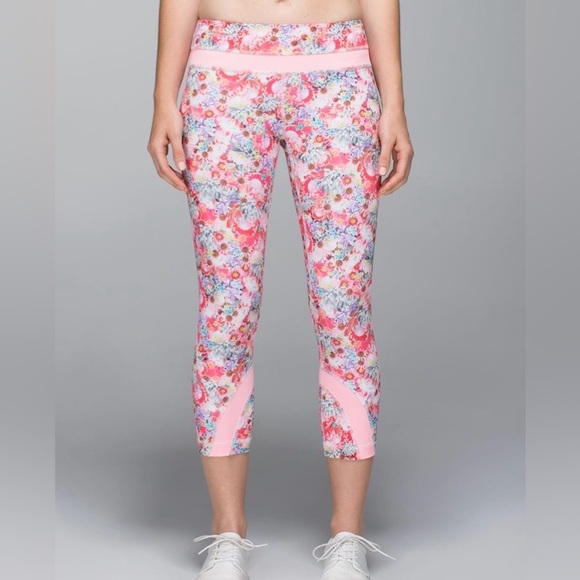 Lululemon Run: Inspire Crop 11 size 6 *All luxtreme - Picture 1 of 6